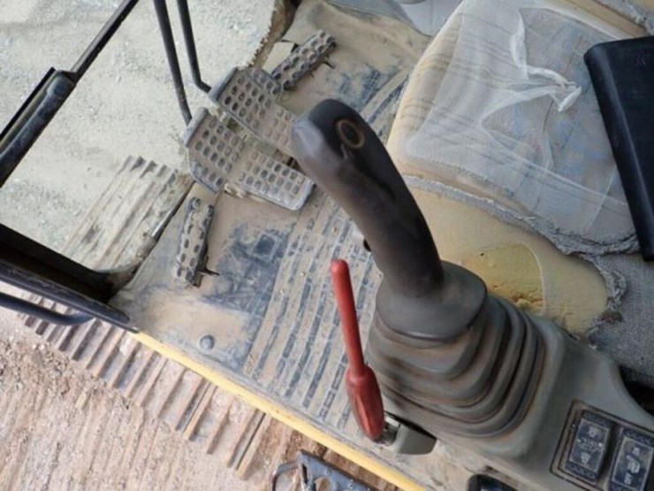 2012-deere-350g-lc-image-10