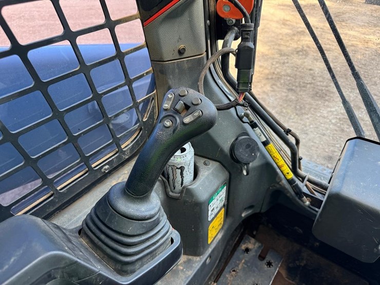 2024-bobcat-t76-image-29