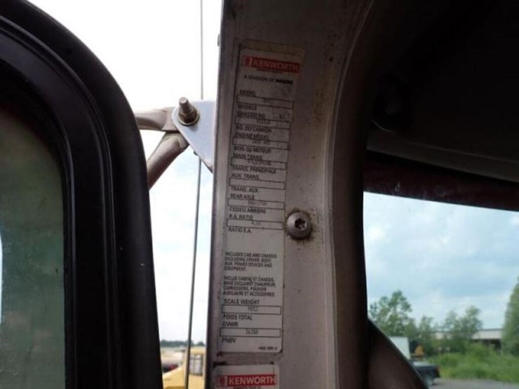 2012-kenworth-t800-image-12