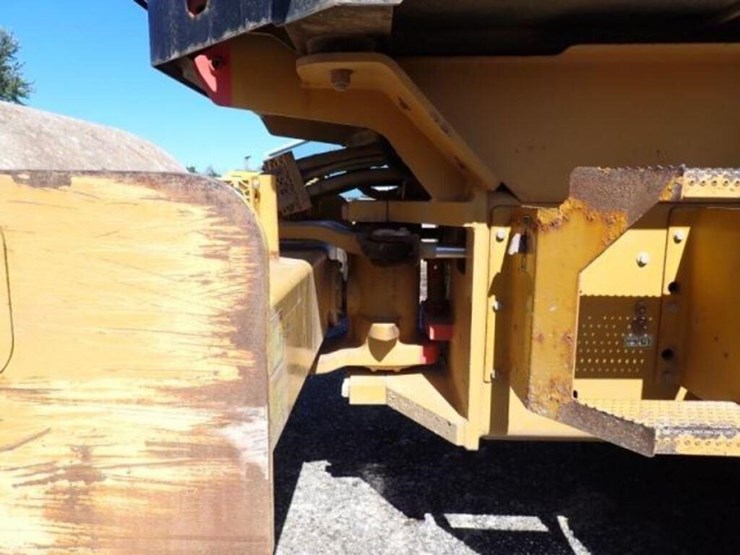 2011-caterpillar-cs44-image-28