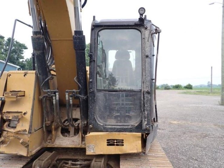 2017-caterpillar-315fl-image-19
