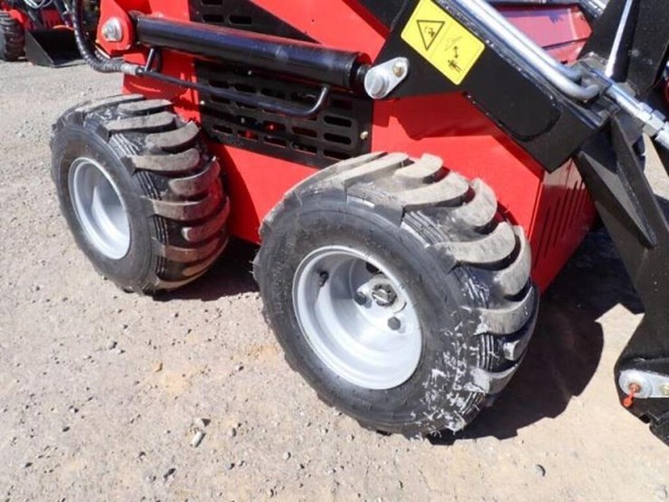unused-2026-captok-skid-steer-loader-323tz260811-image-22