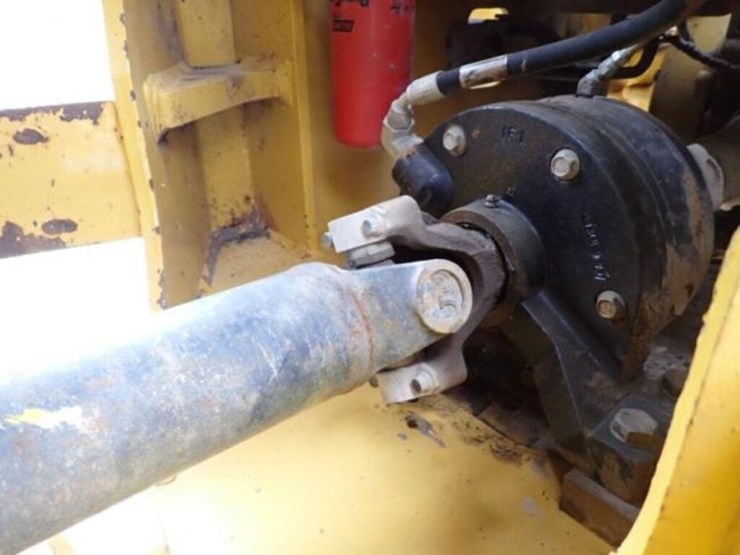 2014-deere-624k-image-55