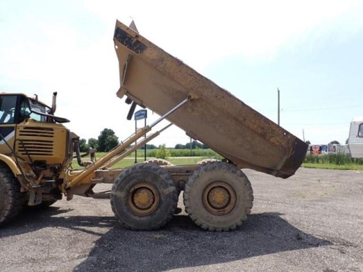 2009-caterpillar-725-image-67