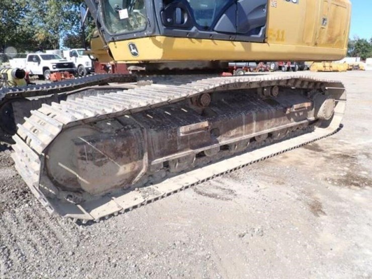 2014-deere-350g-lc-image-38