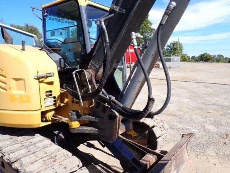 2014-deere-85g-image-30