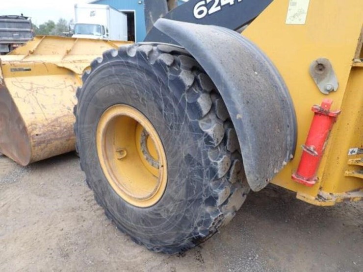 2018-deere-624k-image-36