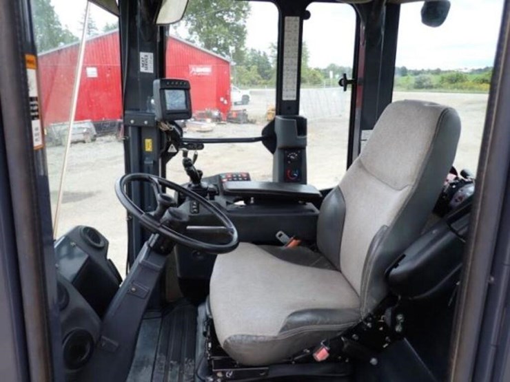 2014-deere-624k-image-21