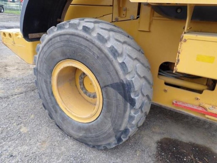 2018-deere-624k-image-47