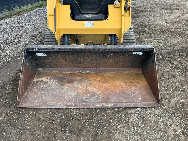 2015-caterpillar-257d-image-10