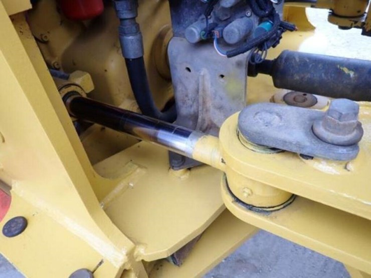 2014-deere-624k-image-54
