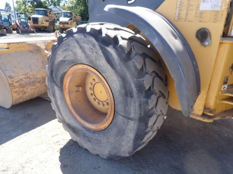 2015-deere-544k-image-37