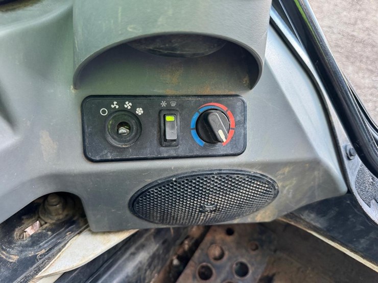 bobcat-t740-image-24