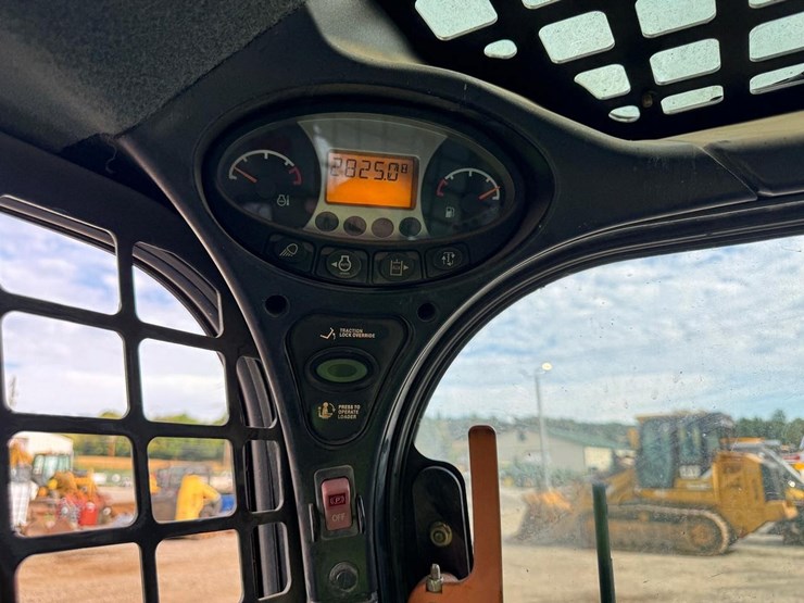 2016-bobcat-s650-image-17