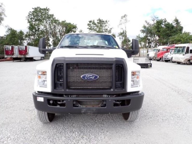 2023-ford-f650-image-2