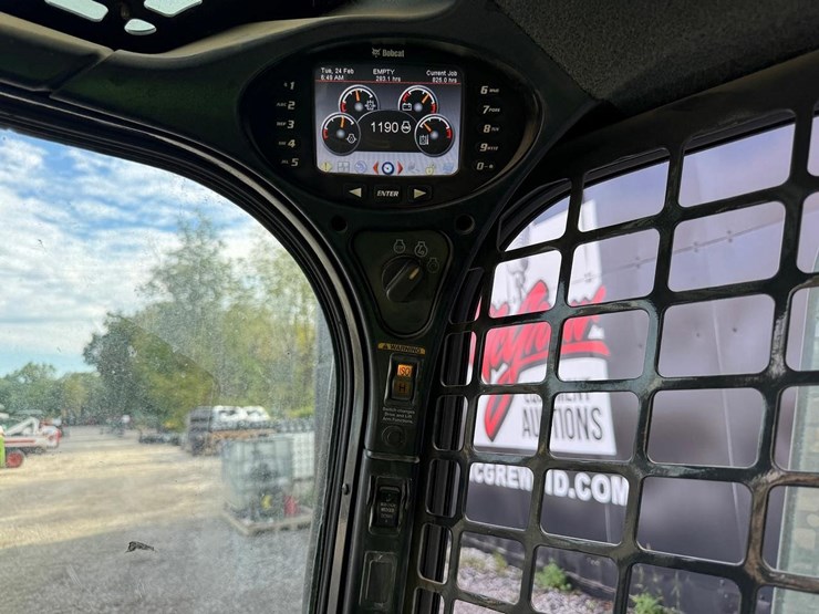 2016-bobcat-s650-image-18
