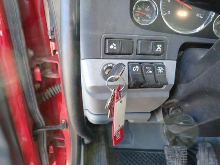2021-kenworth-t880-image-21