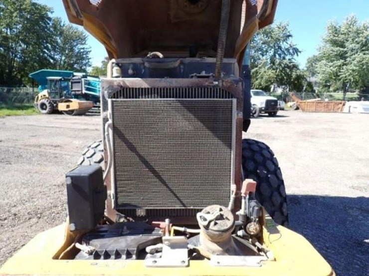 2011-caterpillar-cs44-image-44