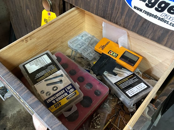 #9215-•-hardware-lot-image-2