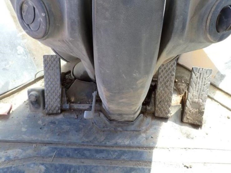 2015-deere-544k-image-15