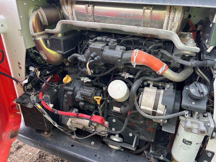 2023-bobcat-t770-image-6
