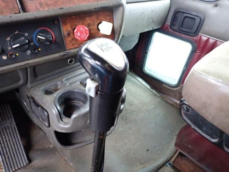 2006-kenworth-t800-image-17
