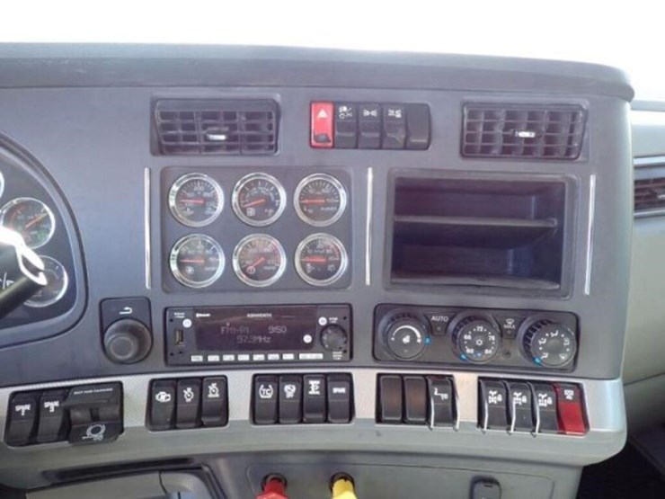 2021-kenworth-t880-image-22
