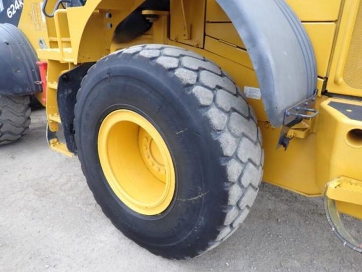 2014-deere-624k-image-46