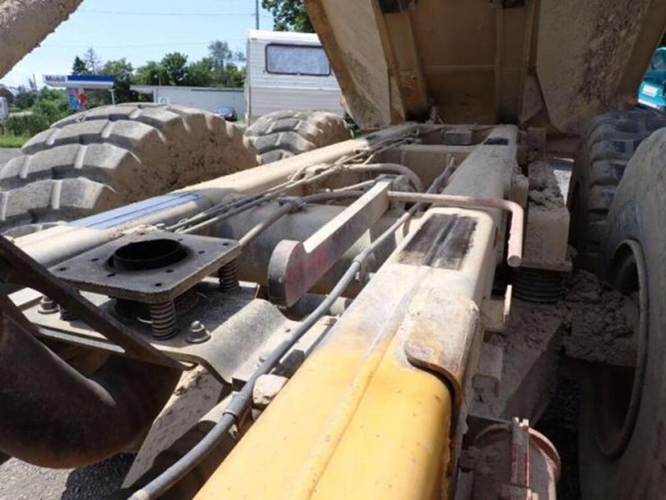 2009-caterpillar-725-image-70