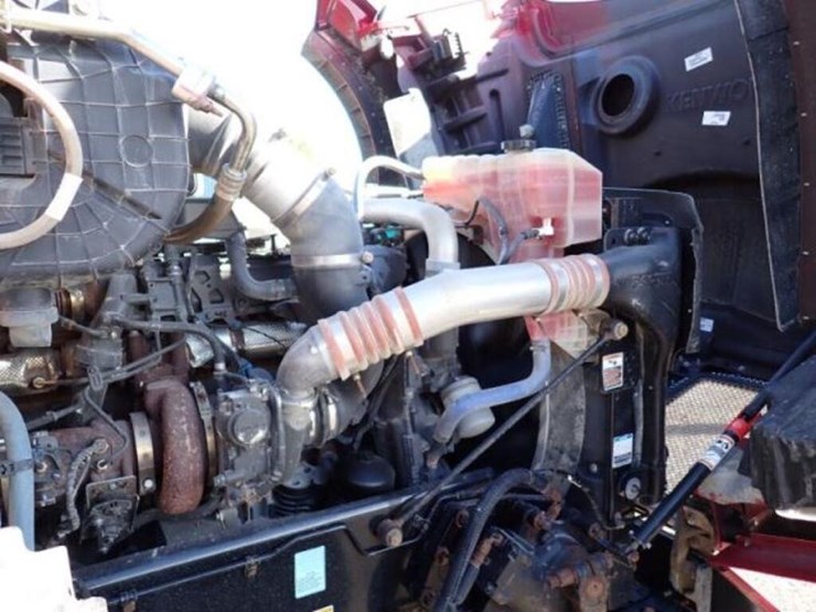 2021-kenworth-t880-image-35