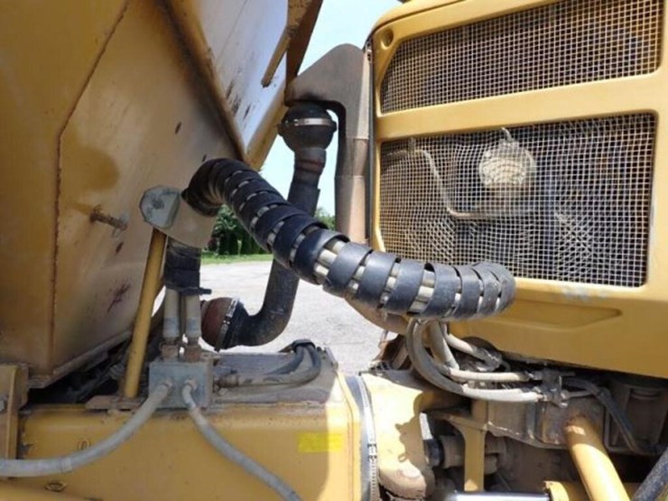 2009-caterpillar-725-image-53