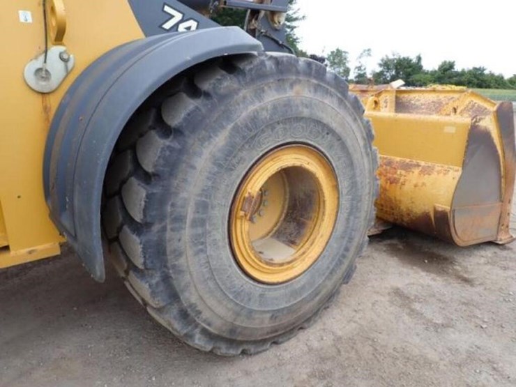 2018-deere-744k-image-55