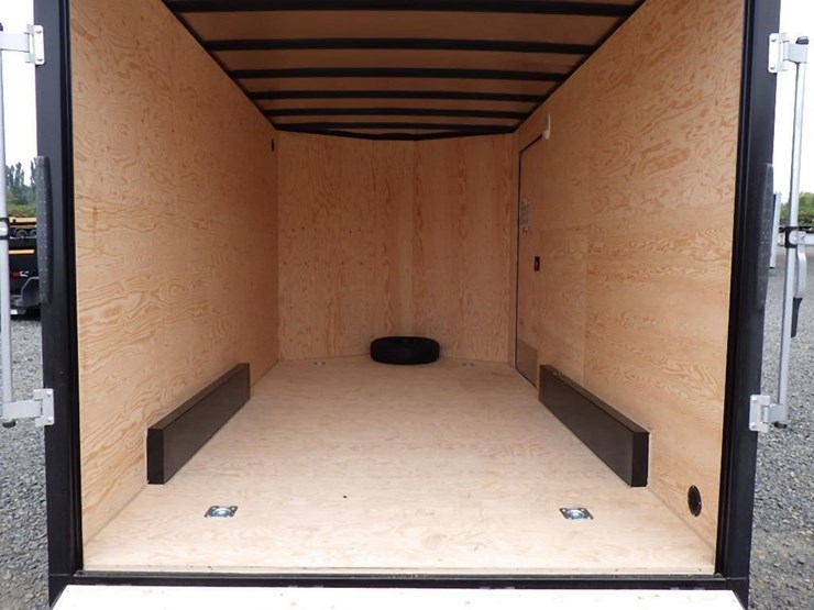 2027-royal-lcht35-7.516v-86-t/a-enclosed-trailer-image-16