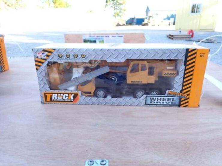 unused-captok-crane-toy-image-1