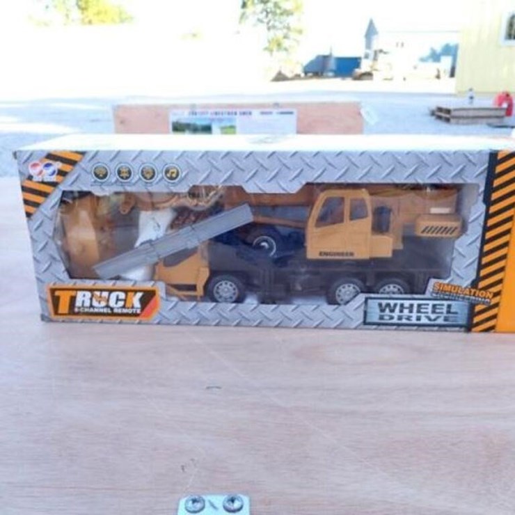 UNUSED Captok Crane Toy