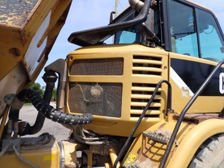 2009-caterpillar-725-image-52