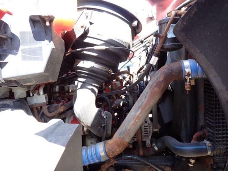 2015-freightliner-108sd-image-34