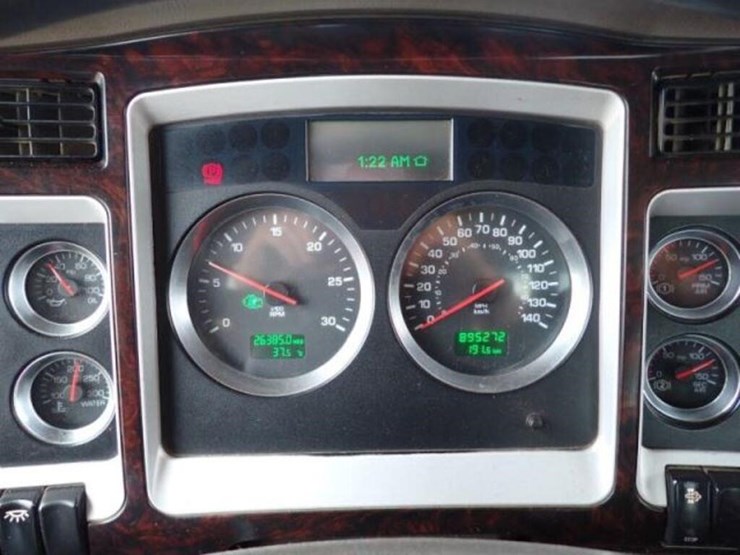 2012-kenworth-t800-image-15