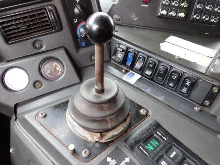 2017-mack-mru613-image-19