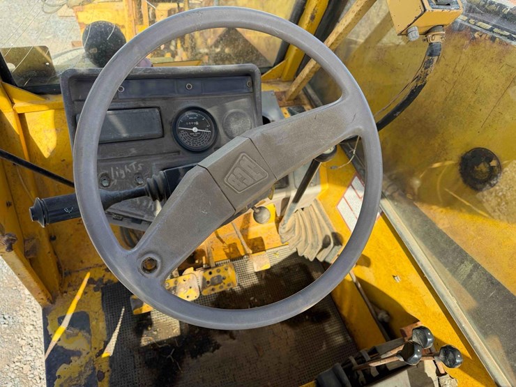 jcb-520m-image-23