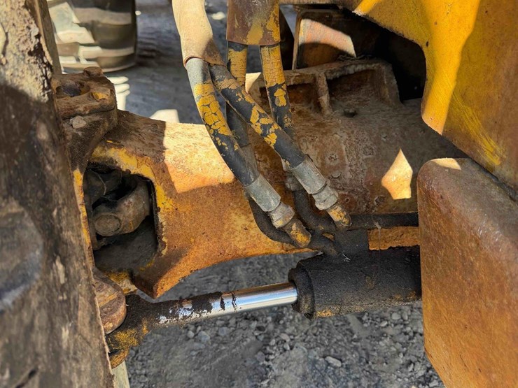 jcb-520m-image-17