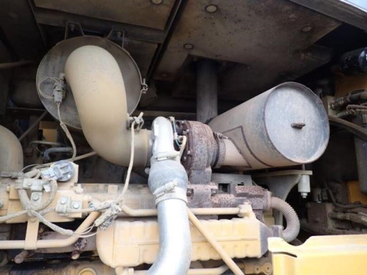 2018-deere-744k-image-58