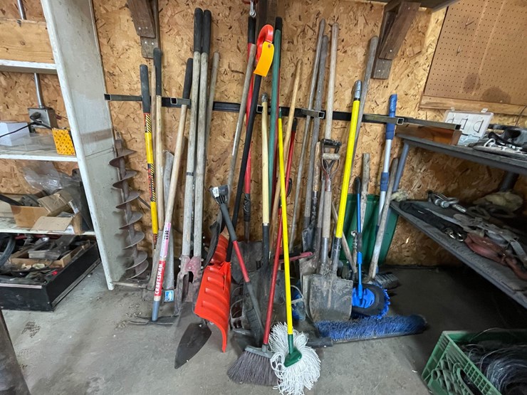 #9221-•-huge-lot-of-tools-image-1