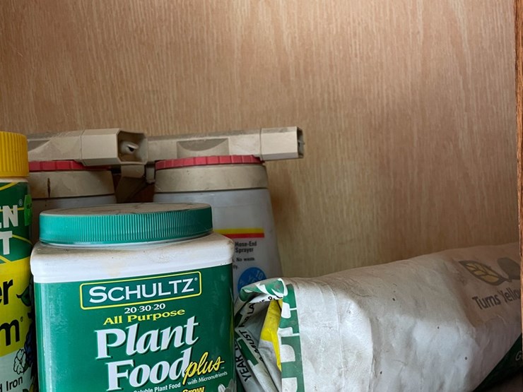 #9252-•-contents-of-cupboard-image-5