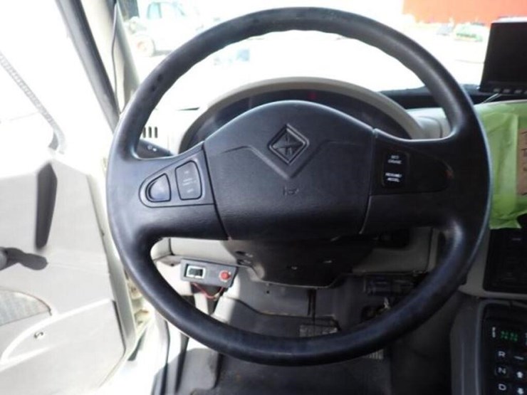 2009-international-durastar-4400-image-15