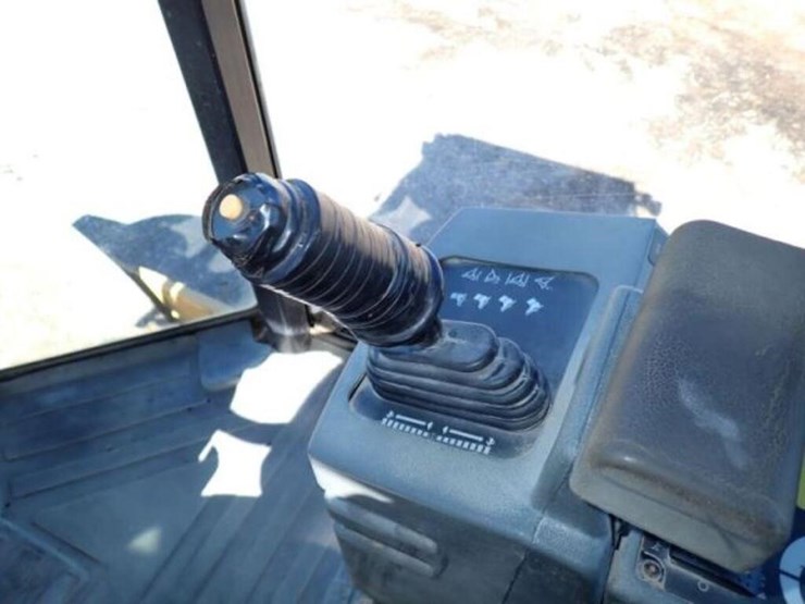 2011-caterpillar-cs44-image-14