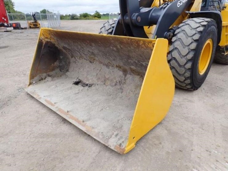 2014-deere-624k-image-24