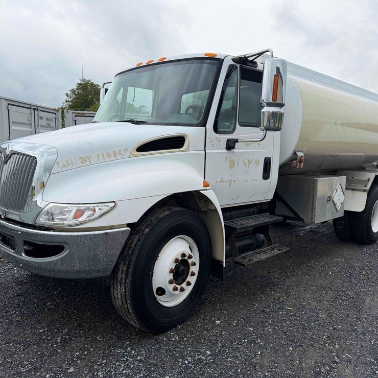 2004 INTERNATIONAL DURASTAR 4300