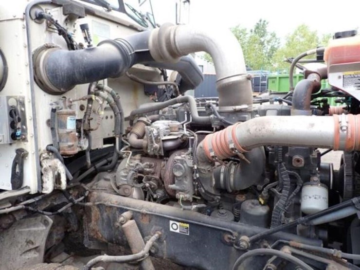 2015-peterbilt-367-image-22
