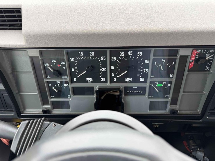 2000-international-4900-image-25